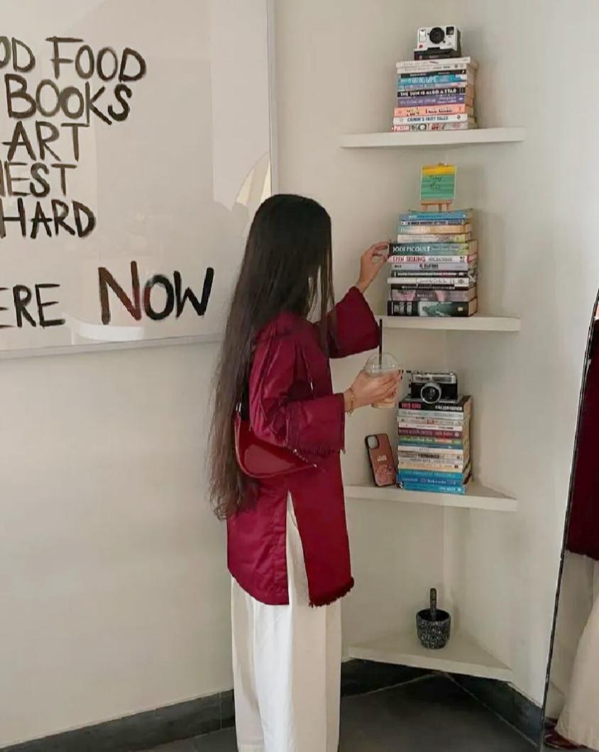 Stylish Red Cotton Kameez Shalwar Set – 2-Piece Outfit for Girls & Women.