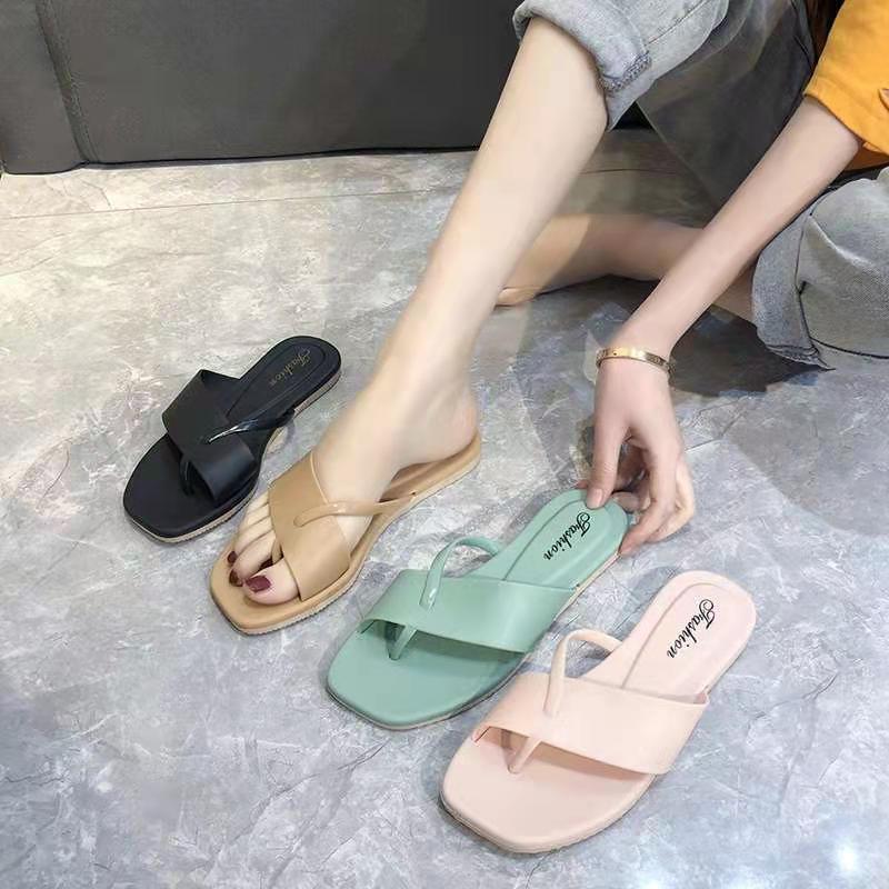 2022 New Sandals And Slippers Female Summer Wear Net Red Flat Flip Flops Ins Wind