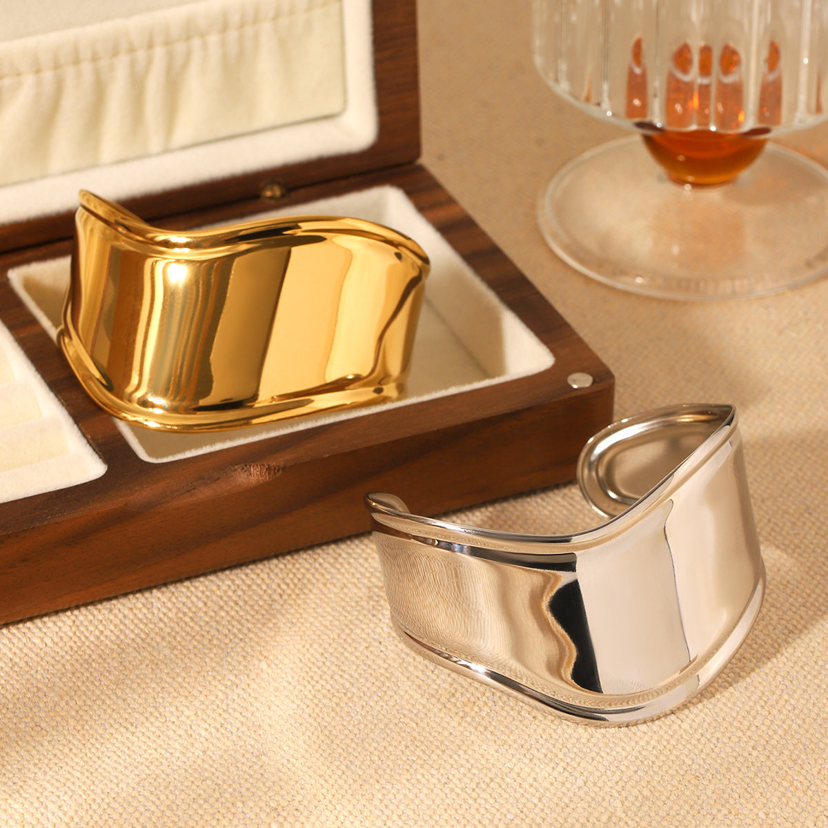 European And American Ins Style Stainless Steel Asymmetrical Glossy Open Bracelet Women&#039;s Accessible Luxury High-End Bracelet Titanium Steel Bracelet